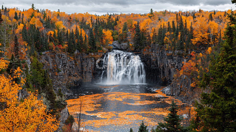 高清大图下载【趣麦麦图】秋季瀑布