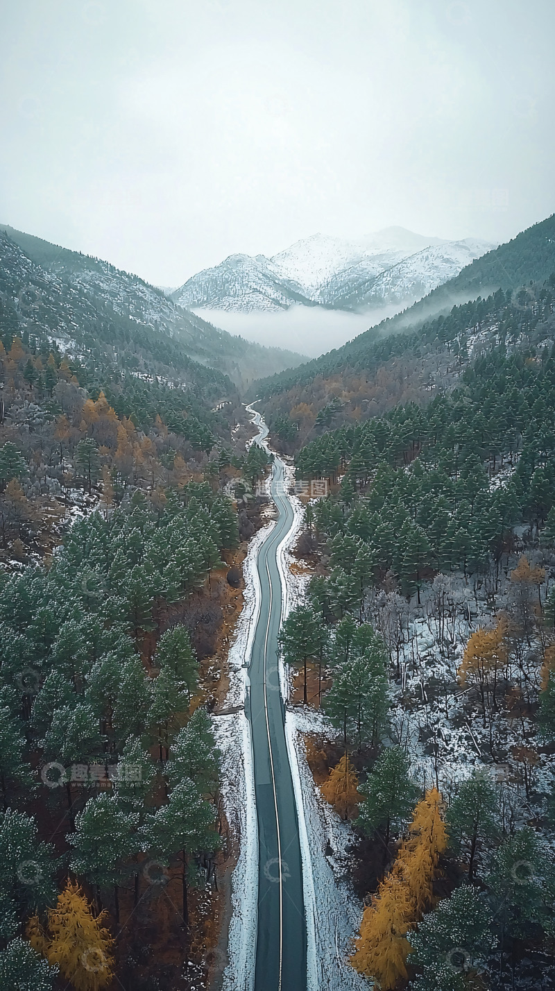 高清大图下载【趣麦麦图】雪山下的公路