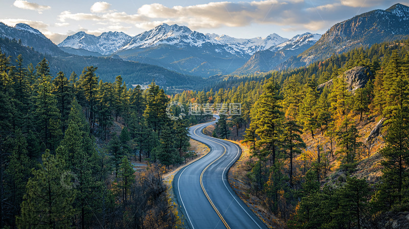 高清大图下载【趣麦麦图】蜿蜒山路通向远方雪山