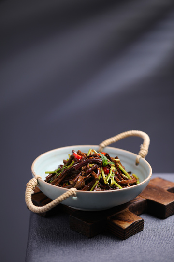 凉拌蕨菜摄影图2