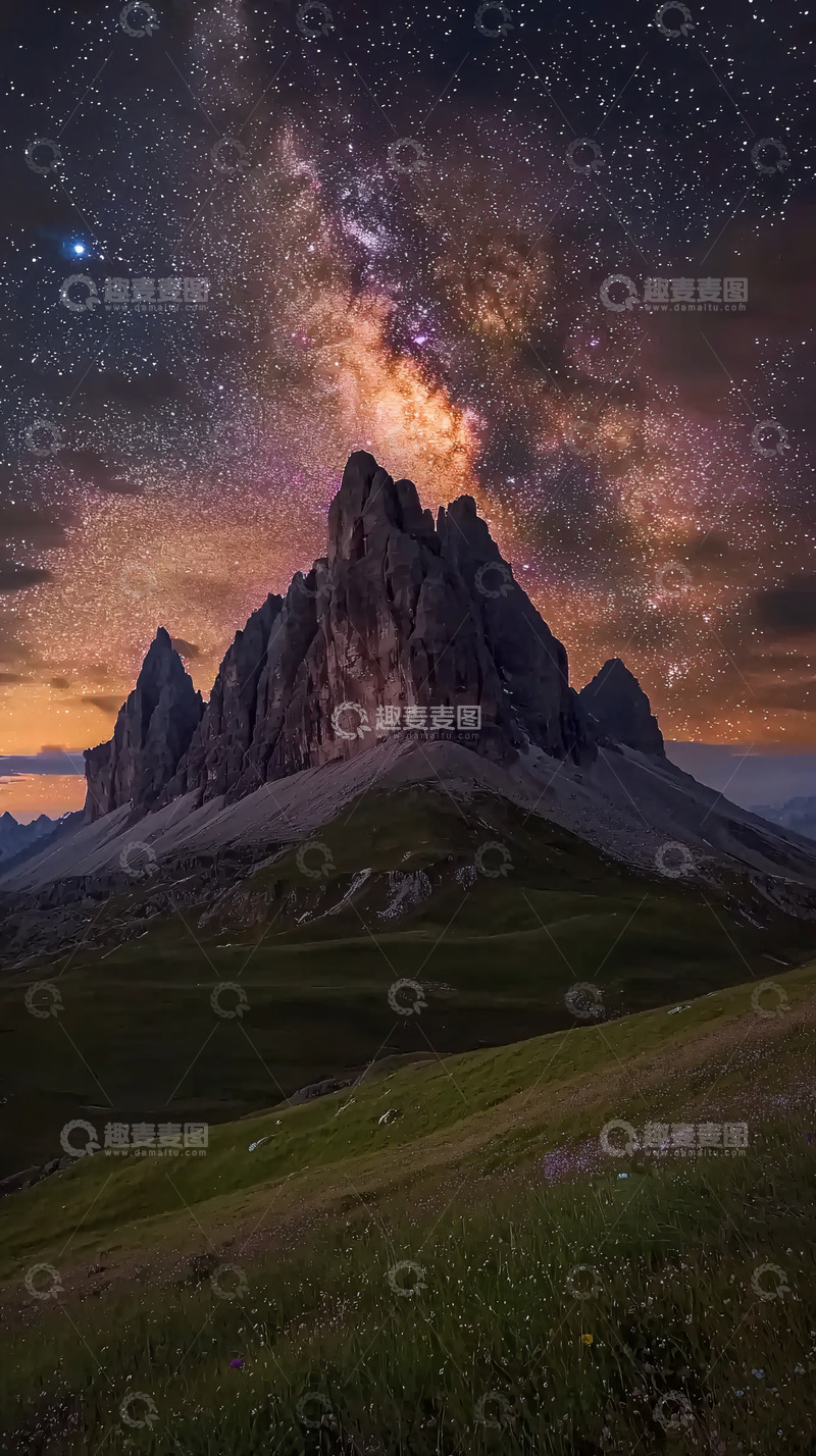 高清大图下载【趣麦麦图】星空下的山峰