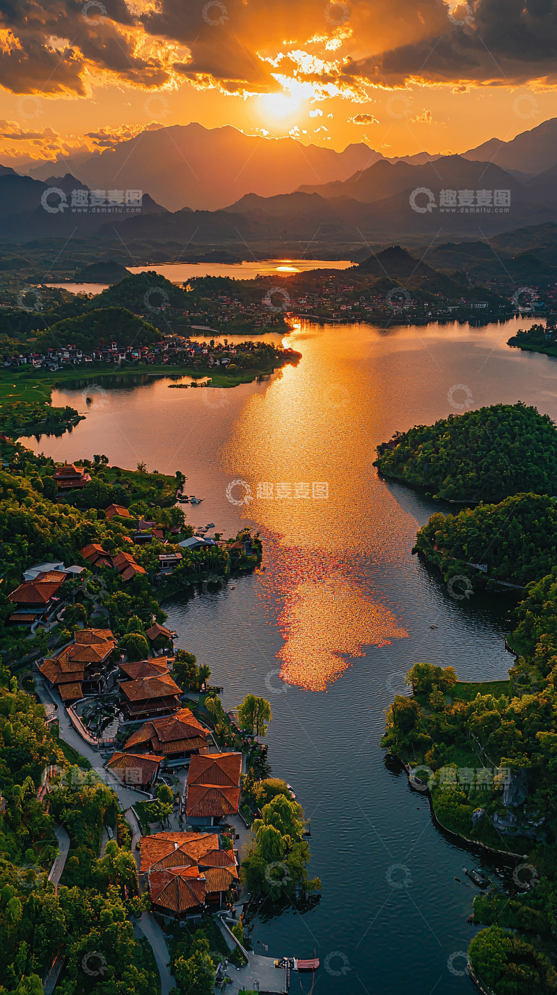 高清大图下载【趣麦麦图】壮丽湖景日落金色光芒