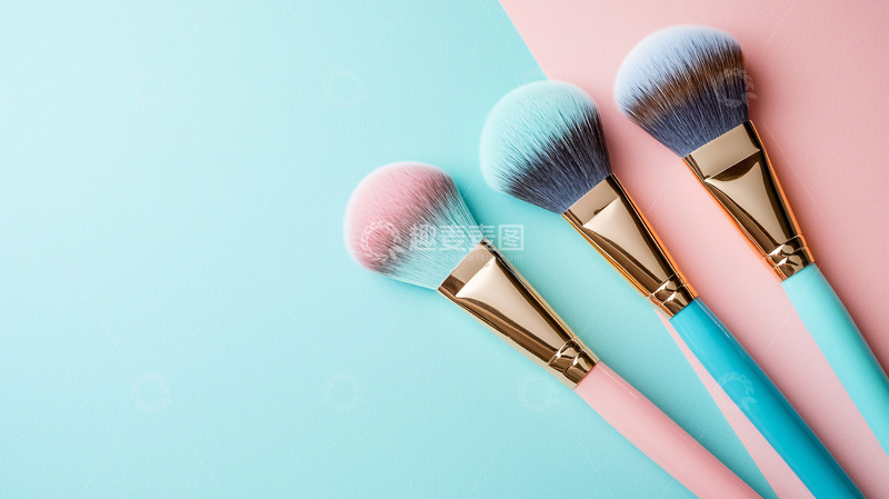 高清大图下载【趣麦麦图】粉色蓝色化妆刷