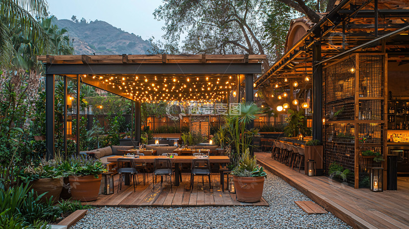 户外餐厅夜晚灯光亮