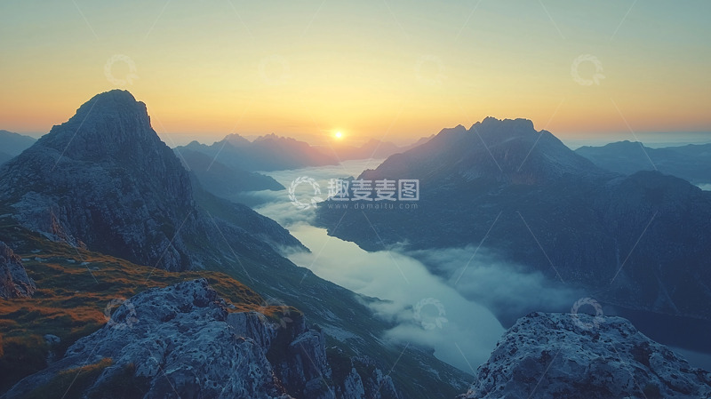 高清大图下载【趣麦麦图】日出山峰云海峡谷