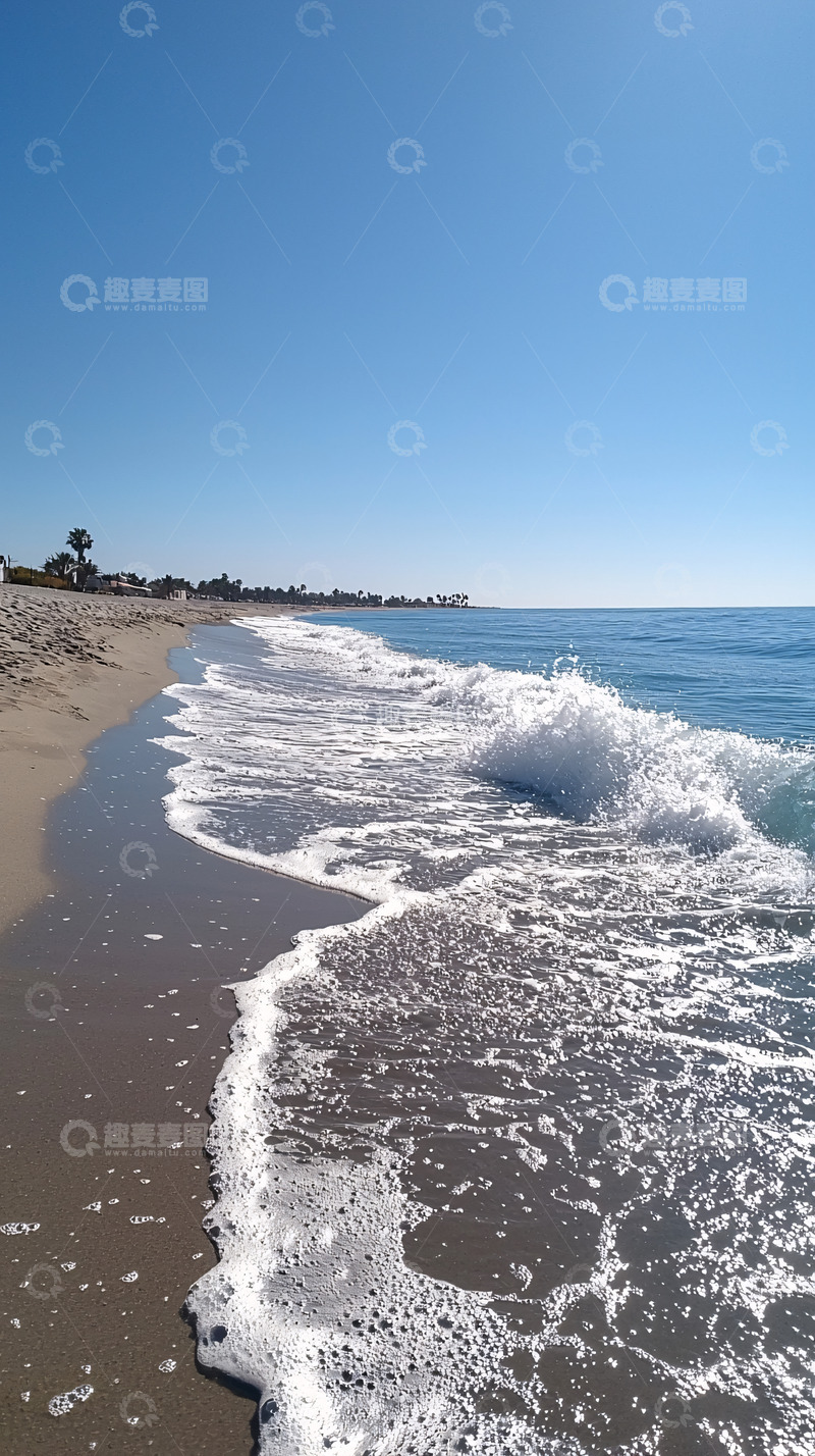 高清大图下载【趣麦麦图】海滩波浪与蓝天