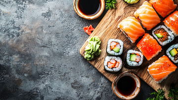 木质托盘上的寿司拼盘