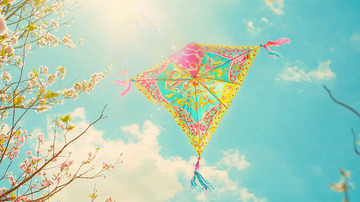 阳光下彩色风筝