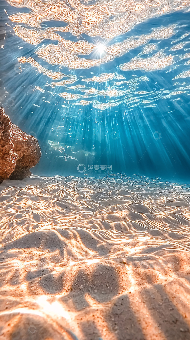 高清大图下载【趣麦麦图】水下阳光透过清澈海水