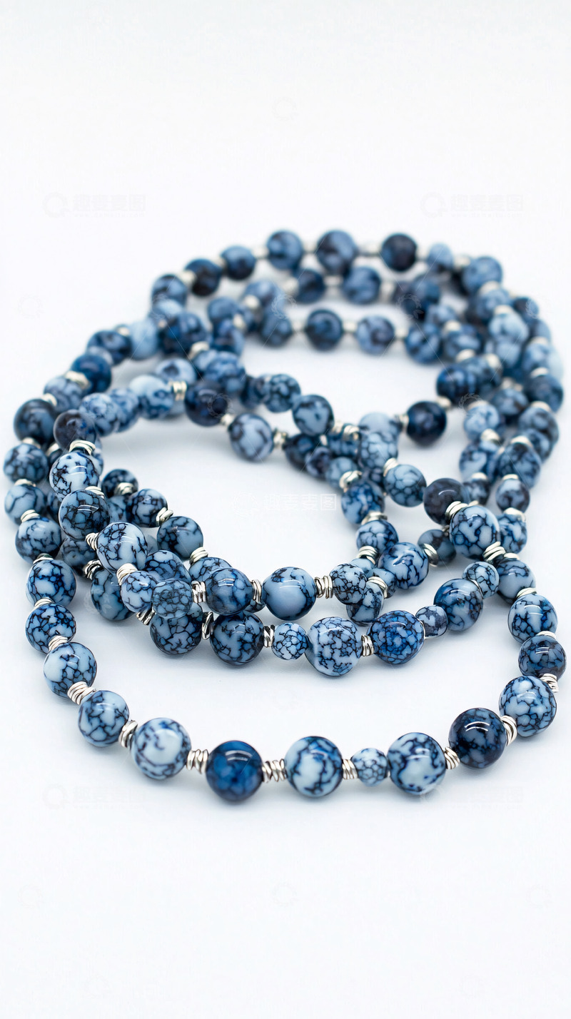 高清大图下载【趣麦麦图】蓝白相间石英珠子长项链
