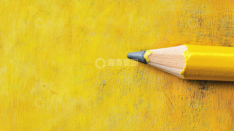 高清大图下载【趣麦麦图】黄色背景上的削尖铅笔