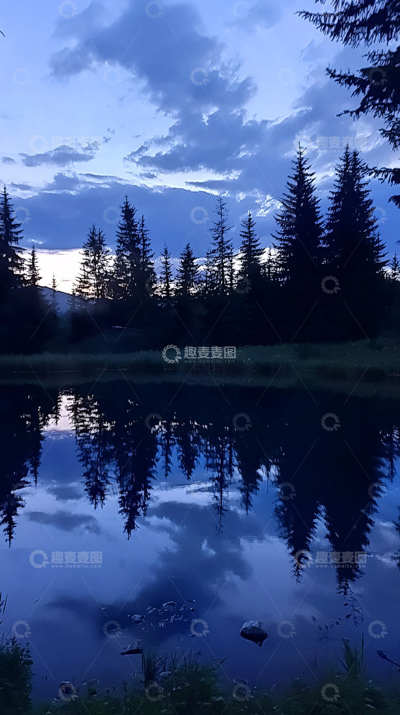 高清大图下载【趣麦麦图】黄昏森林湖泊倒影