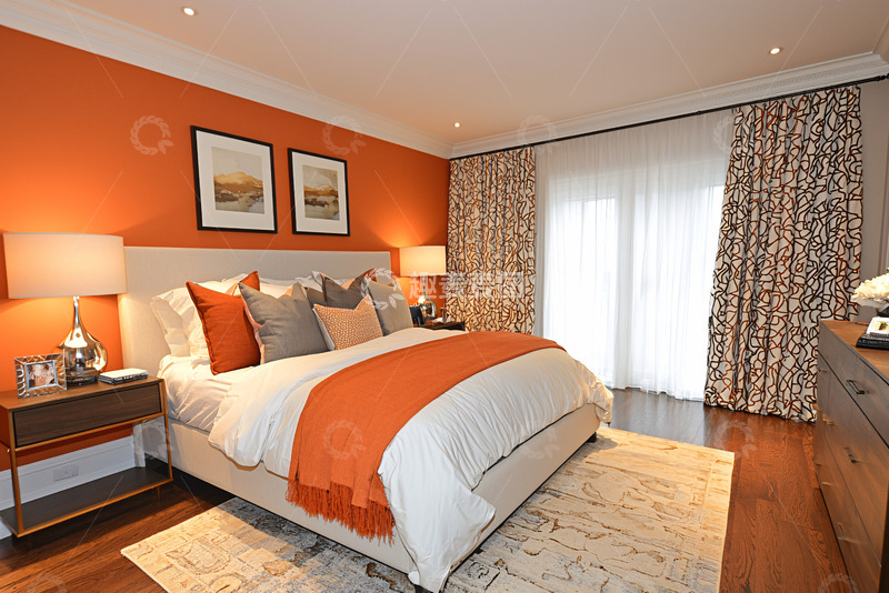 高清大图下载【趣麦麦图】橘色墙面温馨卧室