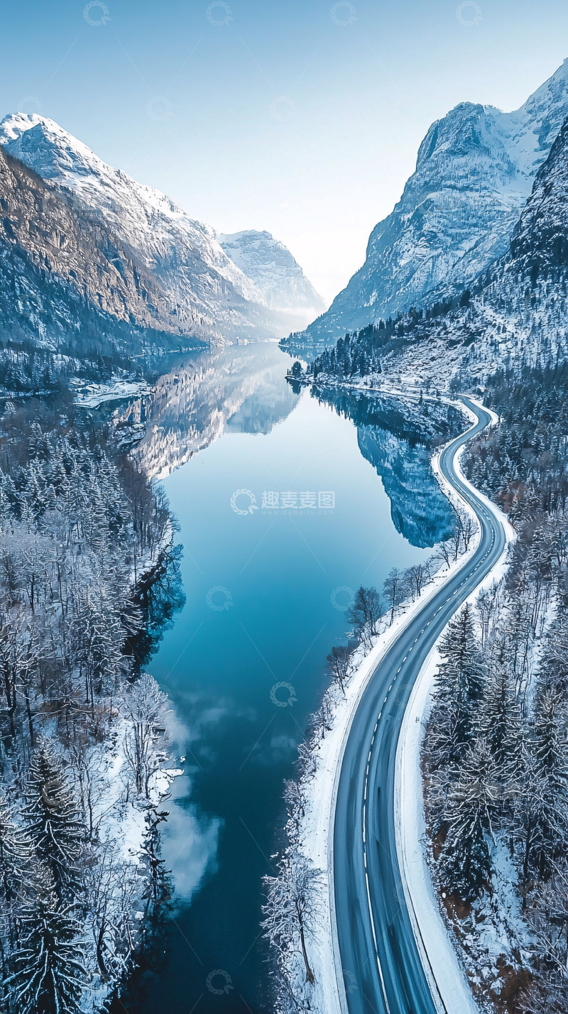 高清大图下载【趣麦麦图】冬季山间湖泊公路