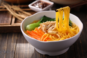 参鸡汤面玉米面1