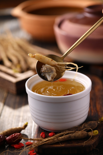 滋补参鸡汤摄影图1