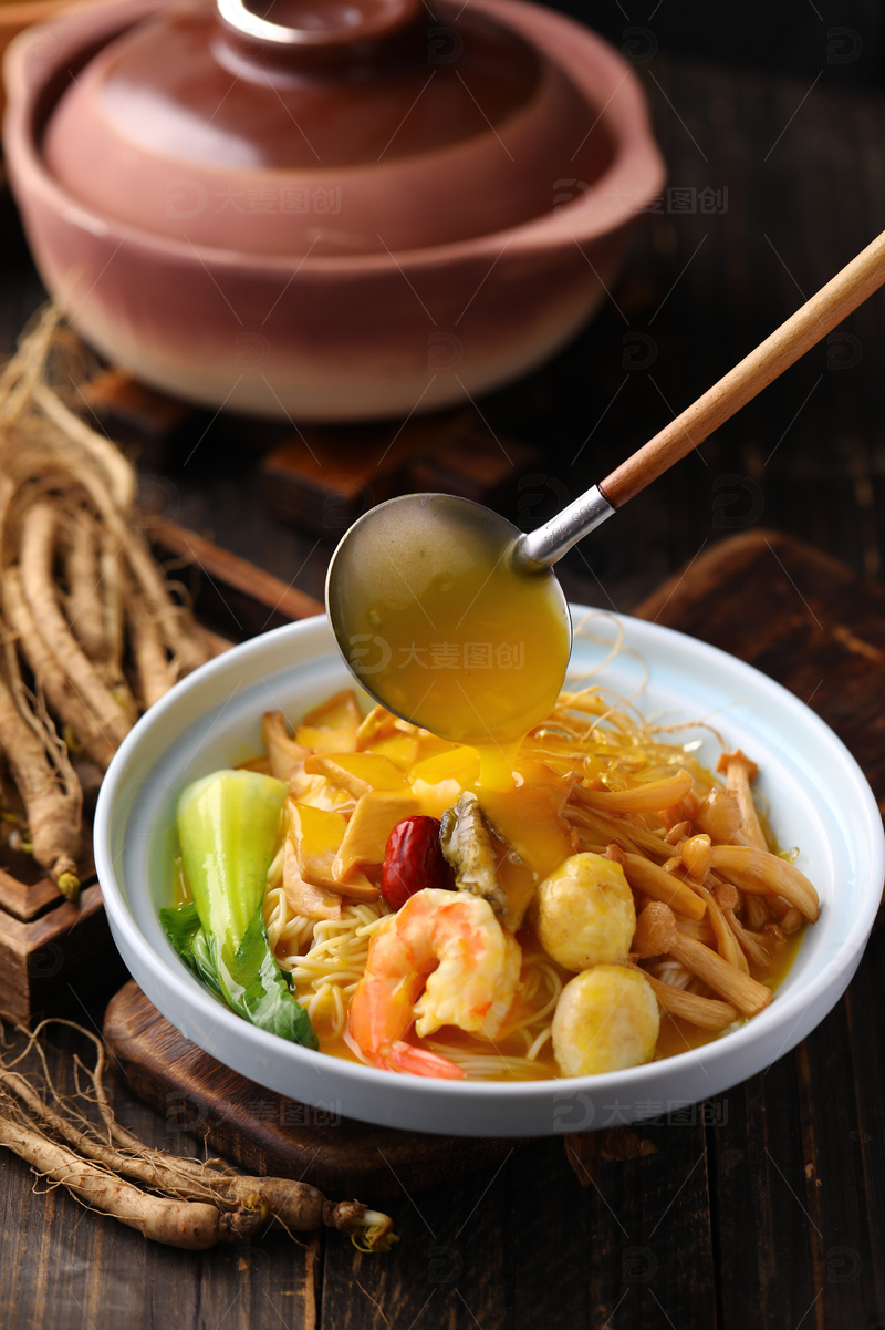 鲜参全家福捞面