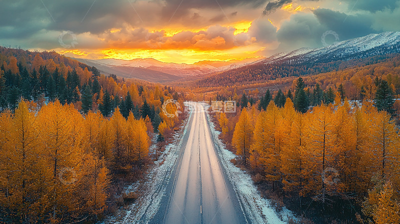 高清大图下载【趣麦麦图】秋日公路森林夕阳