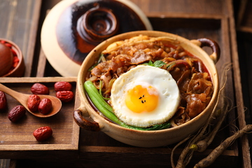 人参小牛饭盖饭