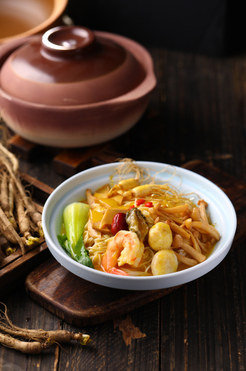 鲜参全家福捞面1