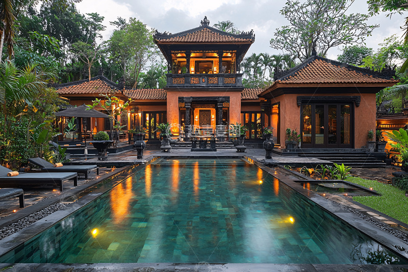 高清大图下载【趣麦麦图】豪华别墅泳池夜景