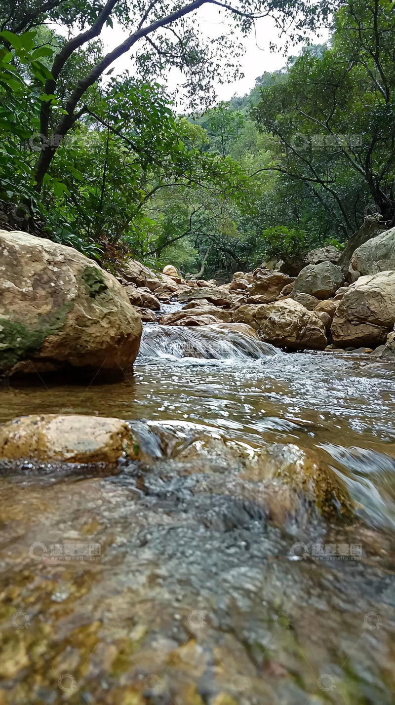 高清大图下载【趣麦麦图】山间溪流