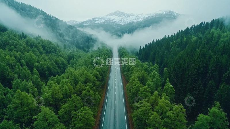 高清大图下载【趣麦麦图】山间公路雾气缭绕