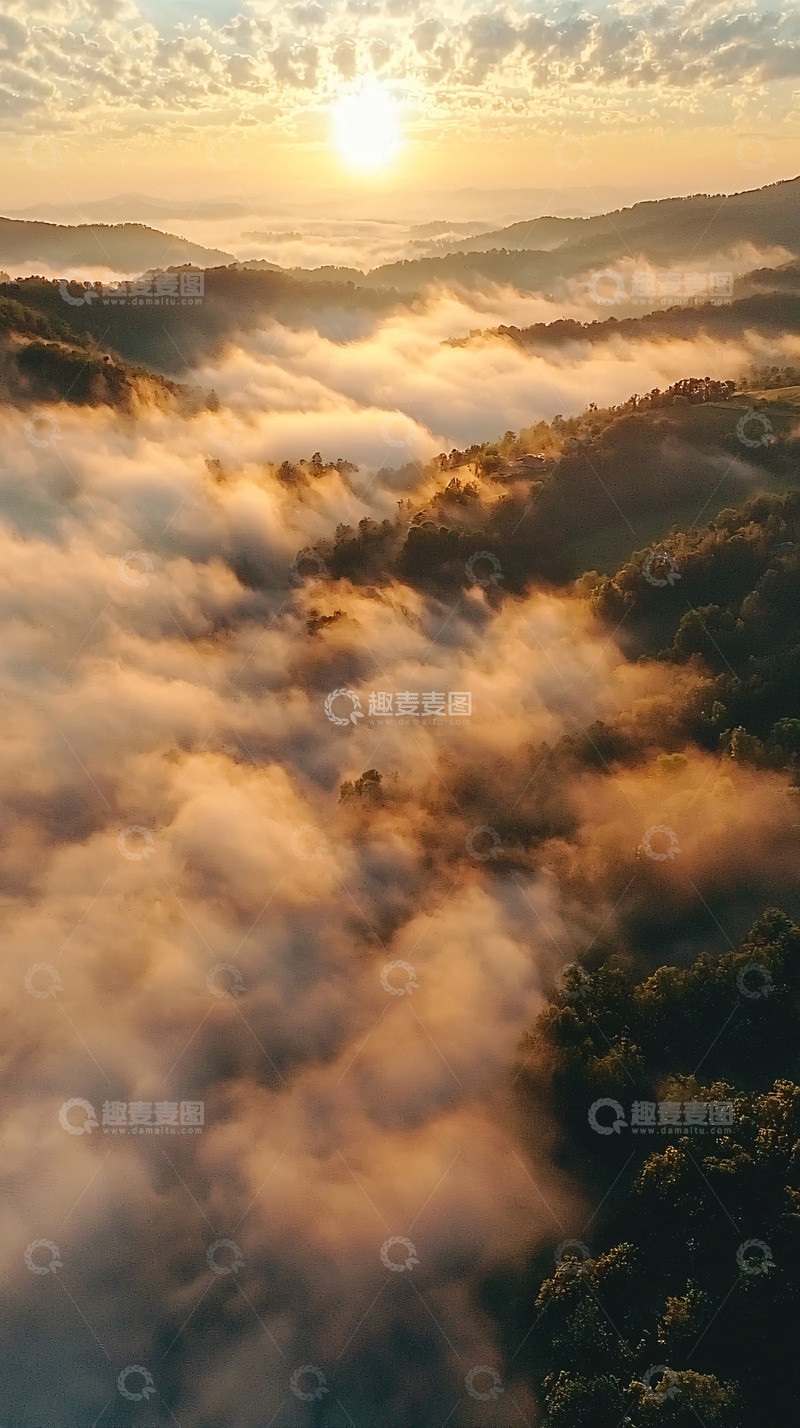 高清大图下载【趣麦麦图】日出云海山峦景色