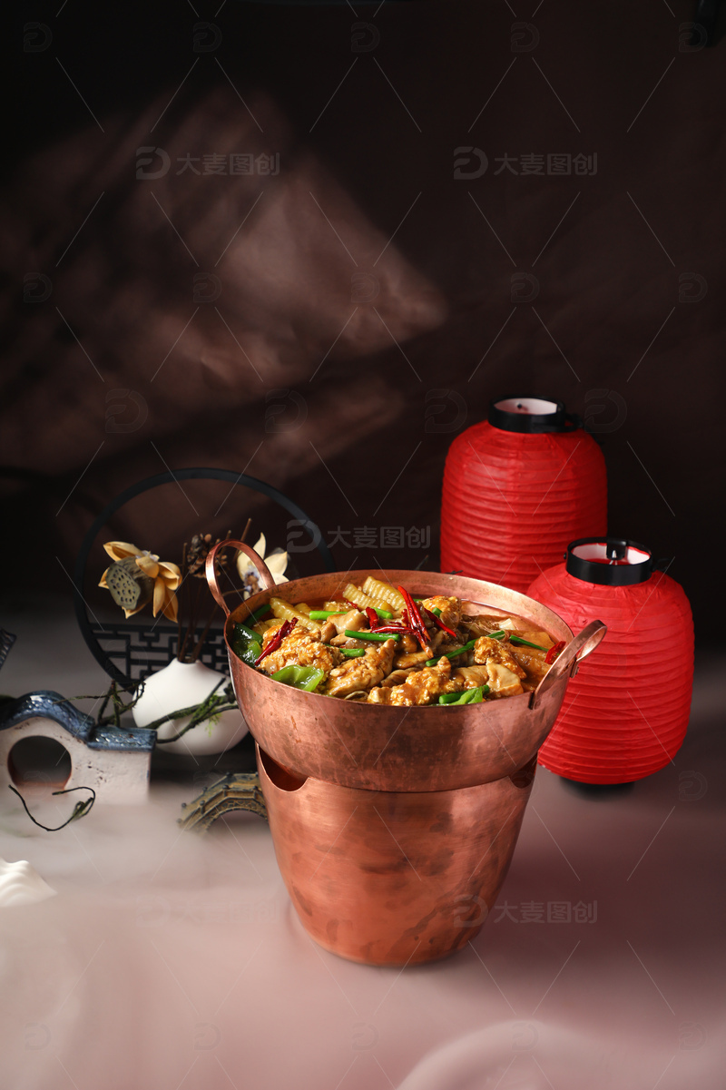 高清大图下载【趣麦麦图】吃货鱼杂煲铜锅