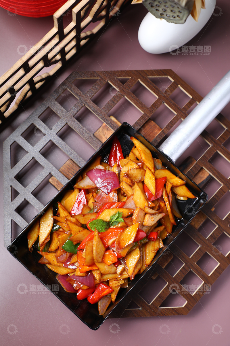 高清大图下载【趣麦麦图】焖烧杏鲍菇铁盘3