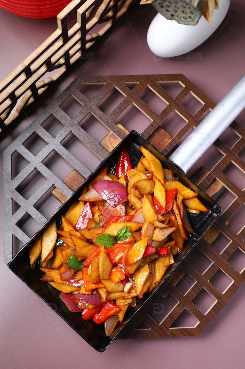 高清大图下载【趣麦麦图】焖烧杏鲍菇铁盘3