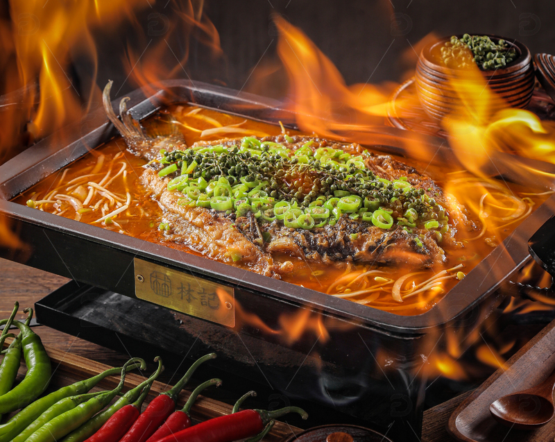 铁盘鲜青椒烤鱼1