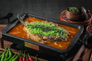 铁盘鲜青椒烤鱼