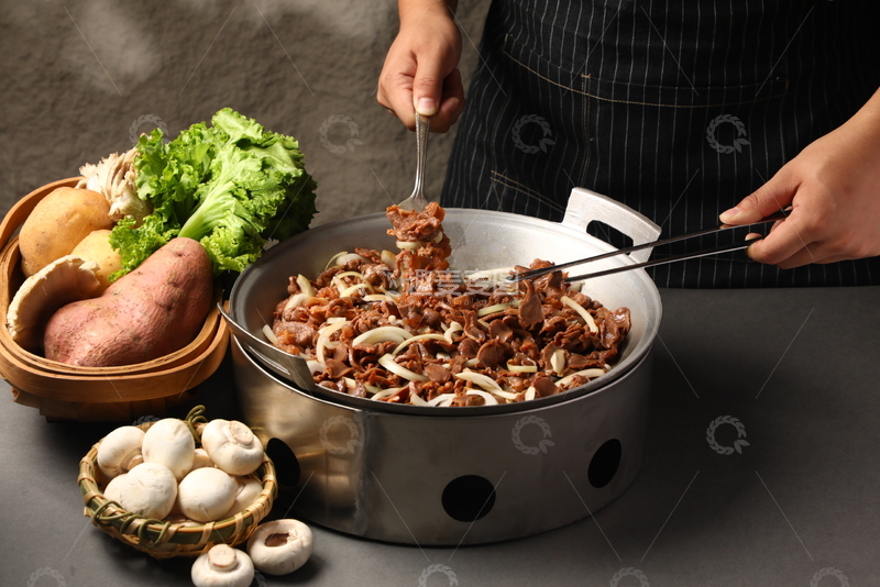 高清大图下载【趣麦麦图】外脊筋鸡胗铝盆煎肉4