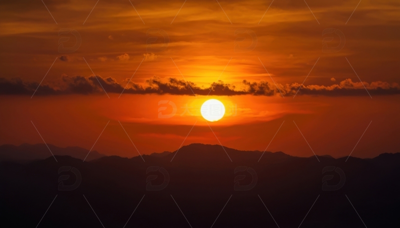 高清大图下载【趣麦麦图】山峦间的壮丽落日