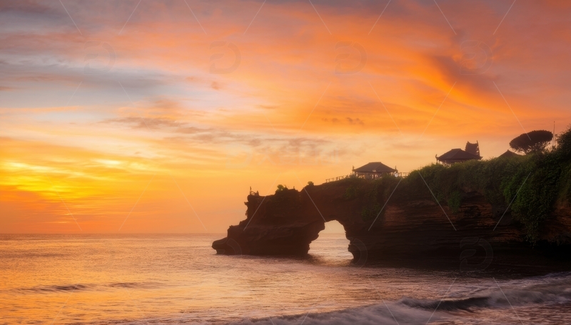 高清大图下载【趣麦麦图】海岸黄昏岩石与绚烂云霞