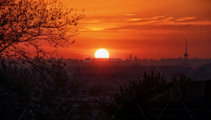 高清大图下载【趣麦麦图】城市边夕阳西下景象