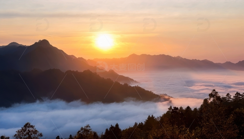 高清大图下载【趣麦麦图】山间云海与初升太阳