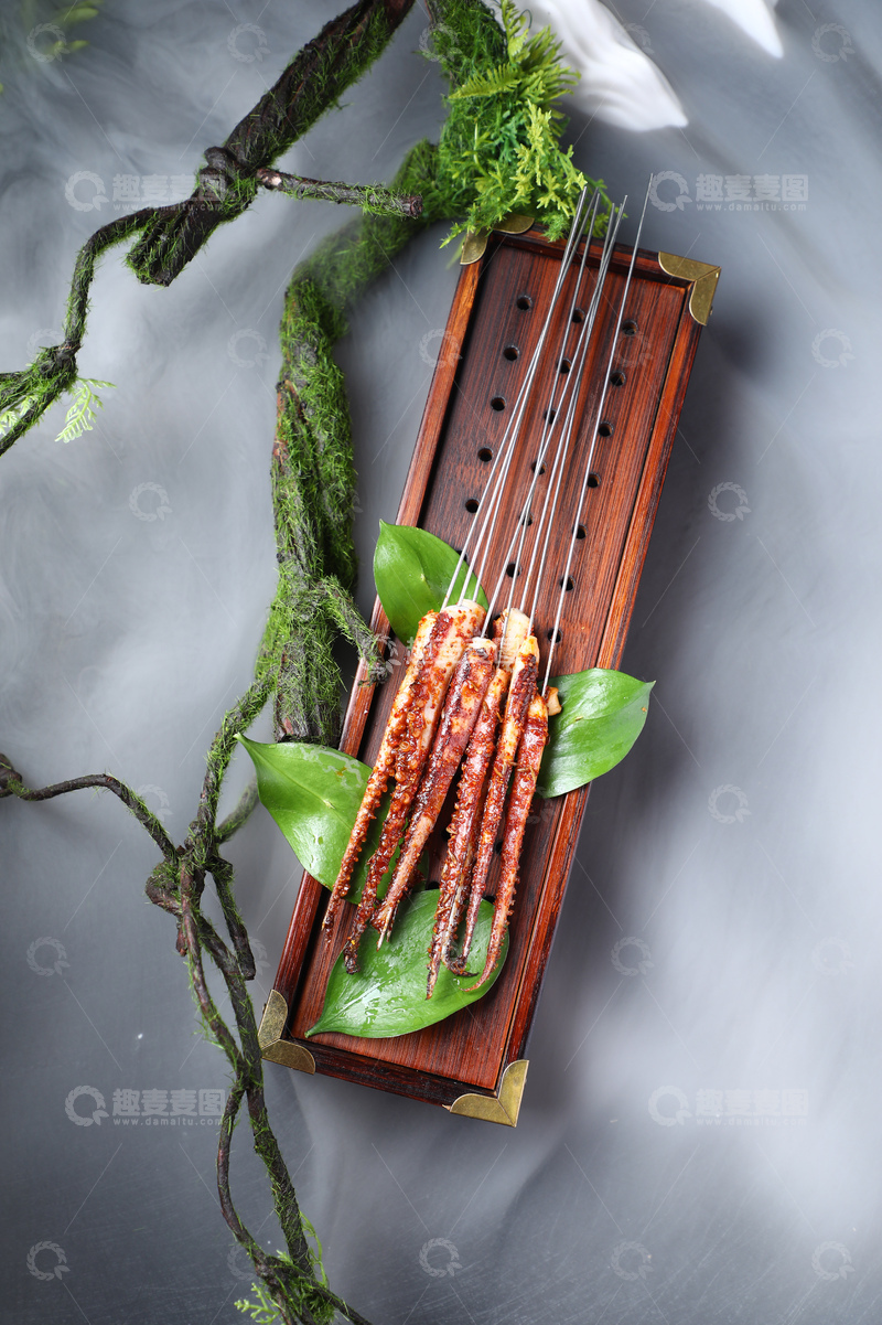 高清大图下载【趣麦麦图】炭烤鱿鱼爪烤串2