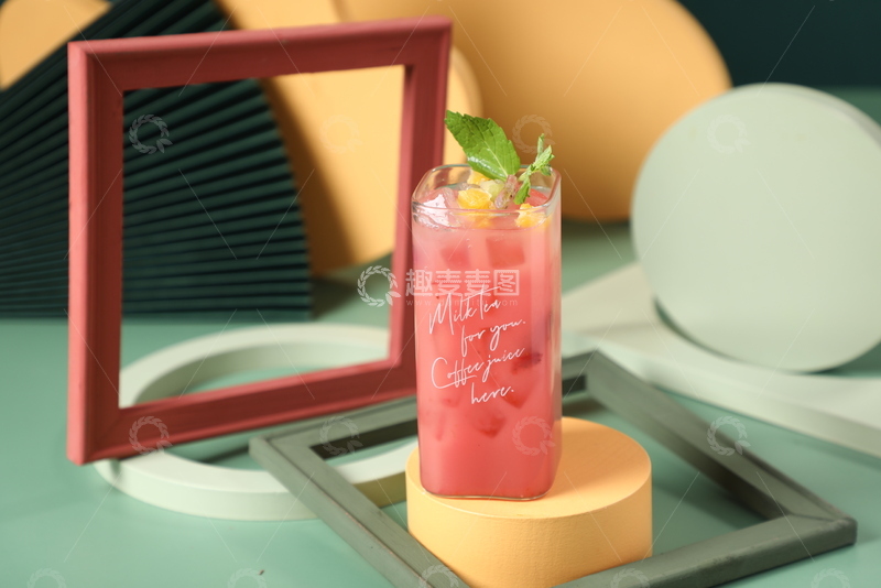 高清大图下载【趣麦麦图】草莓乳酸菌饮品2