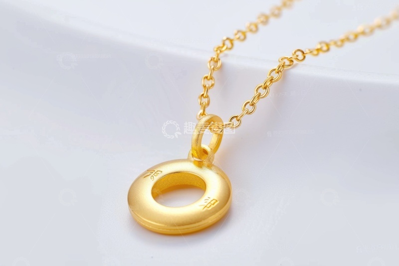 高清大图下载【趣麦麦图】一个黄金圆圈项链