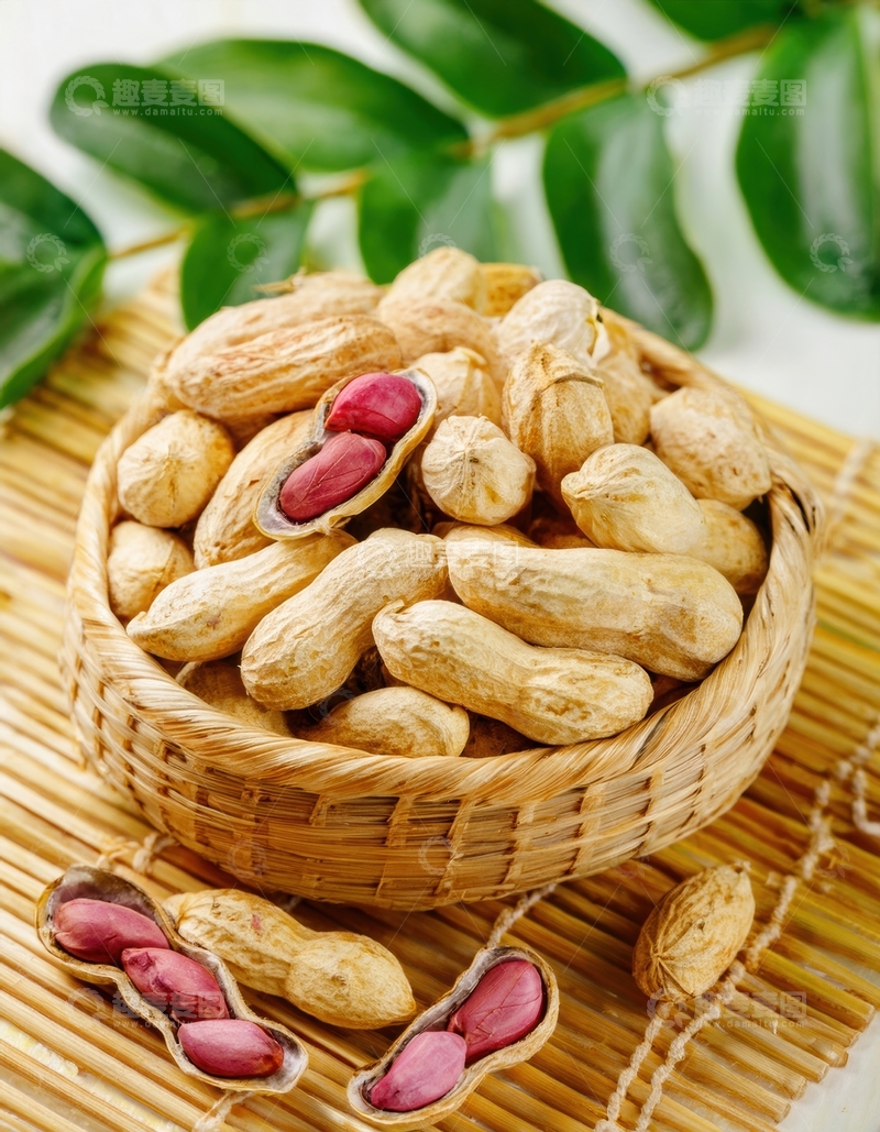 高清大图下载【趣麦麦图】竹篮带壳花生与果仁组合