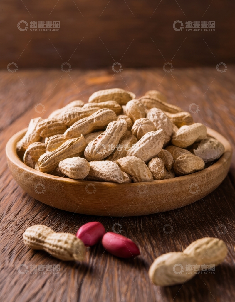 高清大图下载【趣麦麦图】木碗装带壳花生及果仁组合