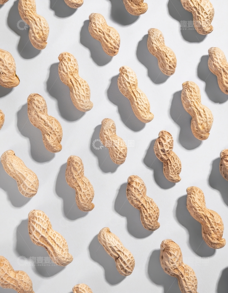 高清大图下载【趣麦麦图】白色背景带壳花生排列