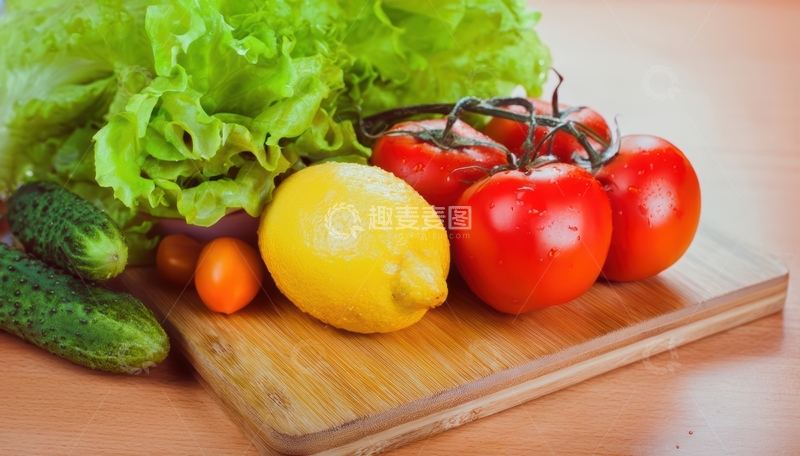 高清大图下载【趣麦麦图】木砧板上的蔬果陈列