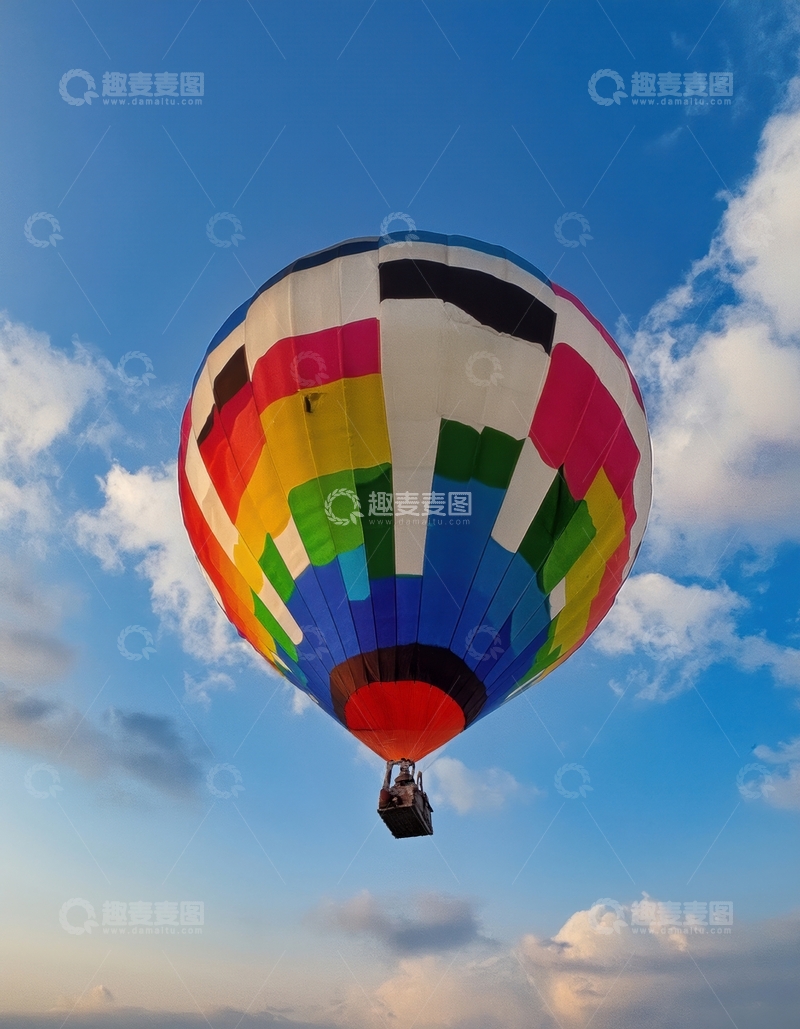 高清大图下载【趣麦麦图】多彩热气球云端飞行