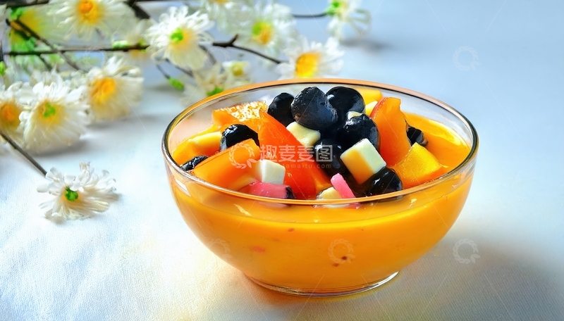 高清大图下载【趣麦麦图】玻璃碗装橙味水果布丁