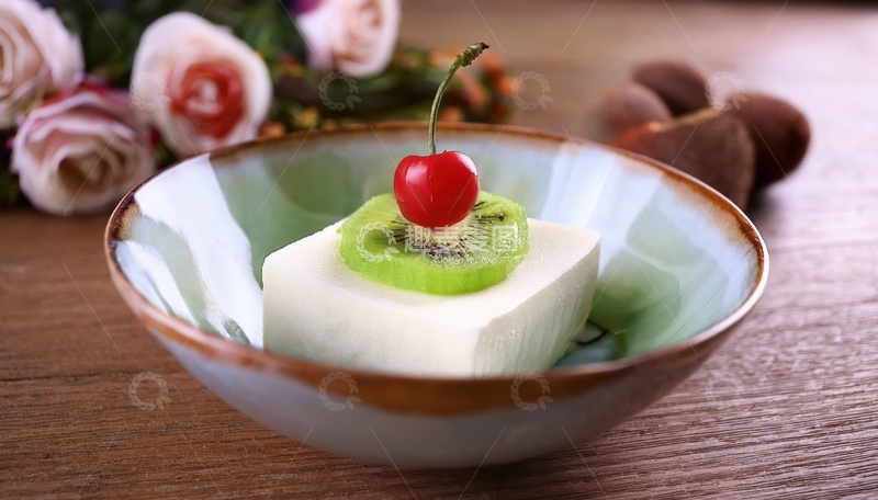 高清大图下载【趣麦麦图】碗装甜点配樱桃猕猴桃