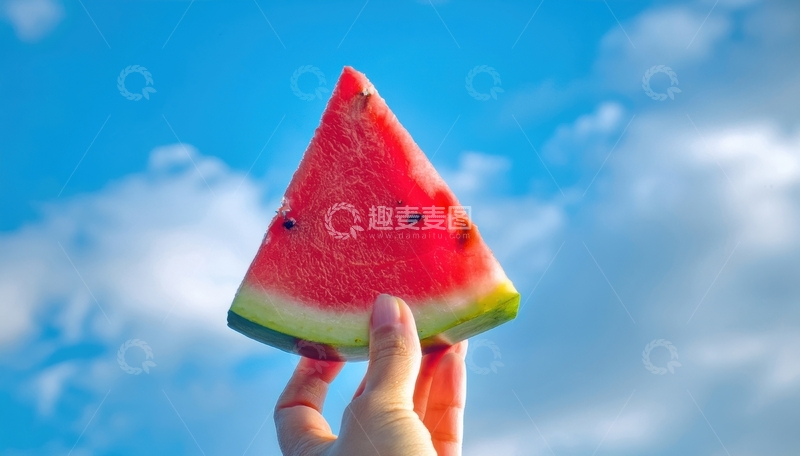 高清大图下载【趣麦麦图】手持三角西瓜片