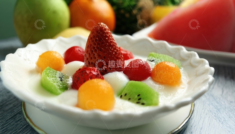 高清大图下载【趣麦麦图】白色碗装缤纷水果酸奶